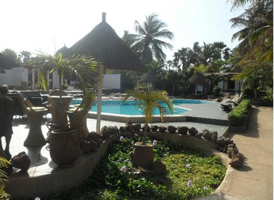 Bakotu Hotel Exterior photo