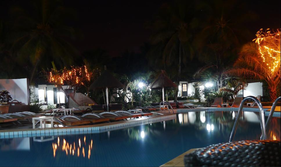 Bakotu Hotel Exterior photo